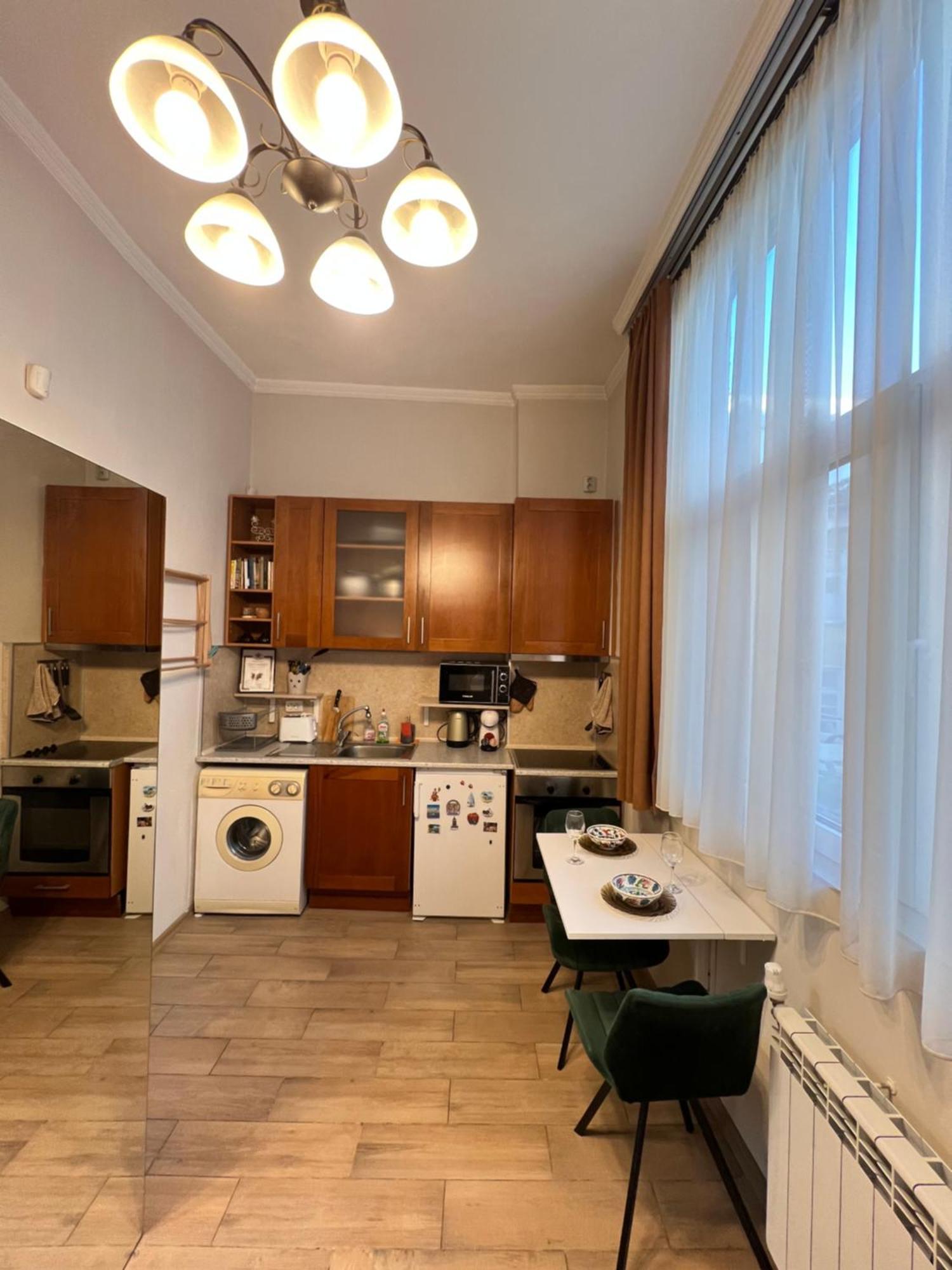 Budapest Central Cozy Studio W Working Space And Wifi Sofie Exteriér fotografie